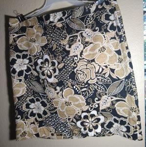 VanHuesen Floral Print Skirt Size 18.